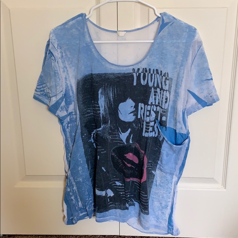 Young and reckless tee